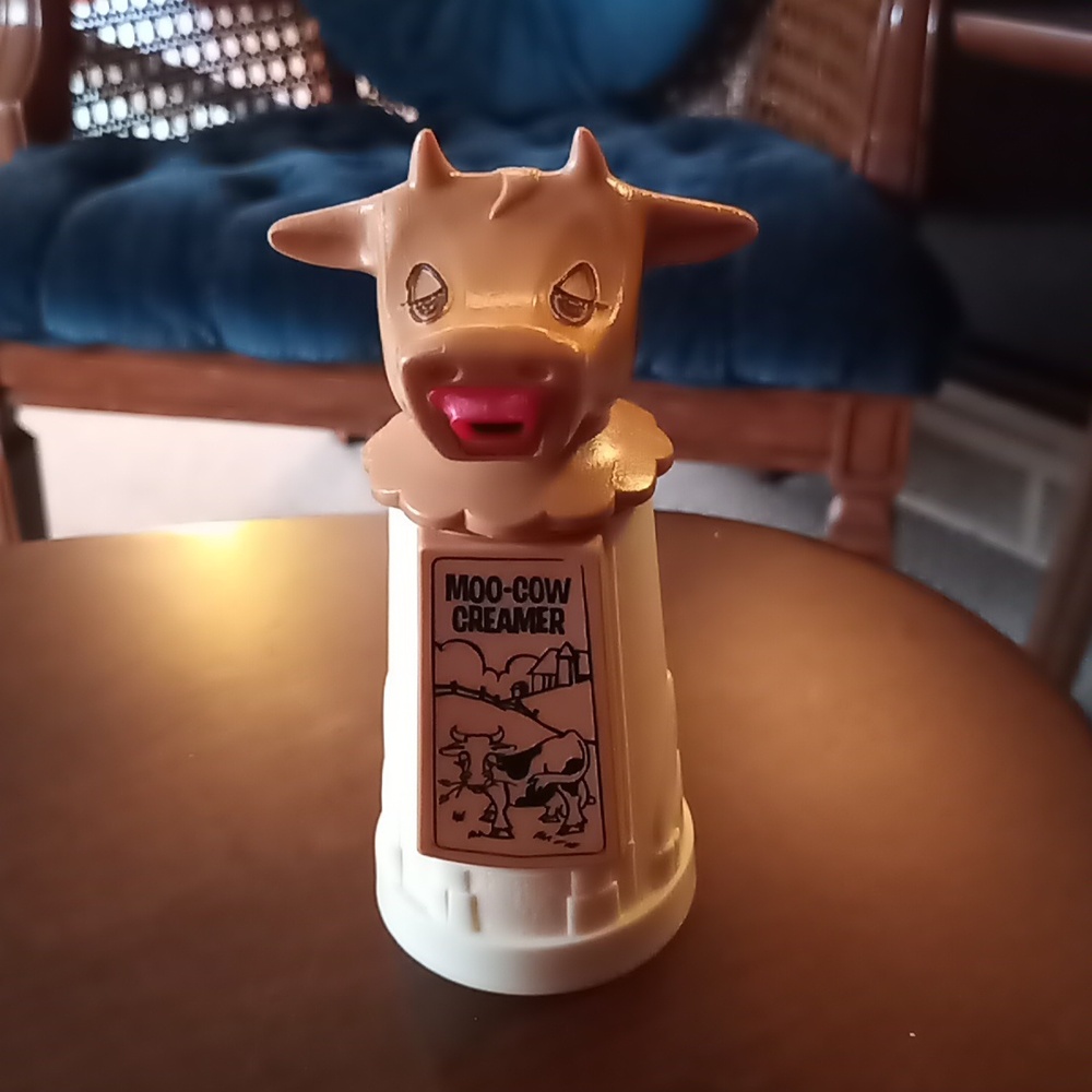 Whirly Moo Cow Creamer Pourer from 1970s Local Restaurant Warren Michigan